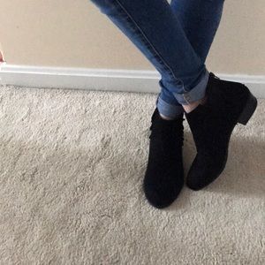 Black Side Ruffle booties